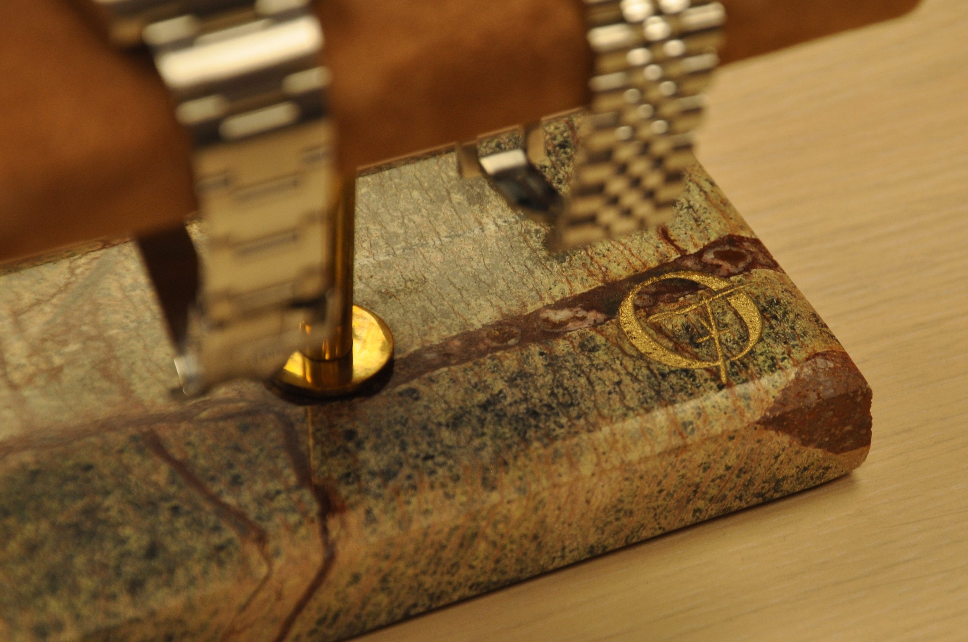 Marble Watch Stand | Suéde Light Brown | 2 Watches