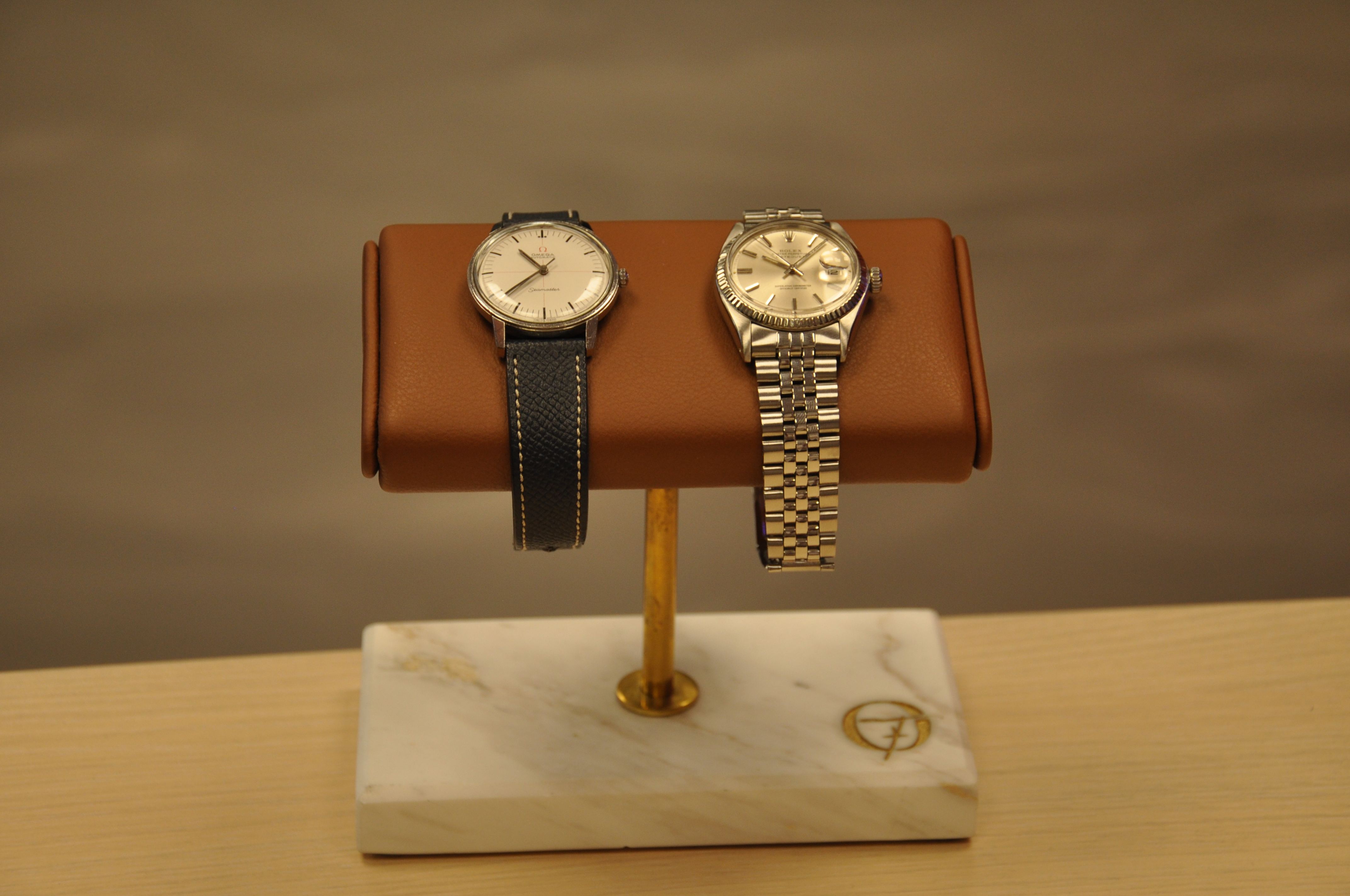 Marble Watch Stand | Cognac | 2 Watches