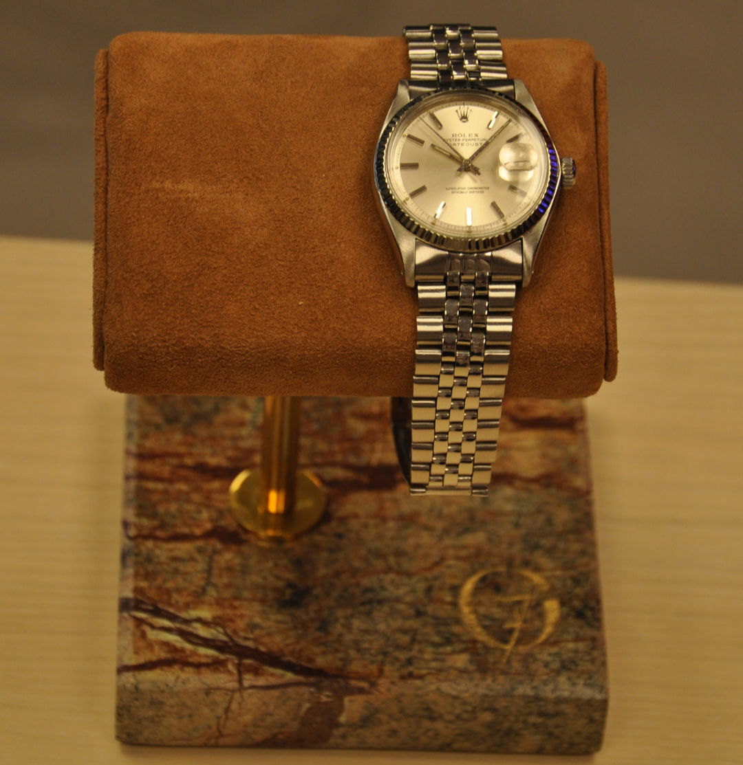 Marble Watch Stand | Suéde Light Brown | 1 Watch